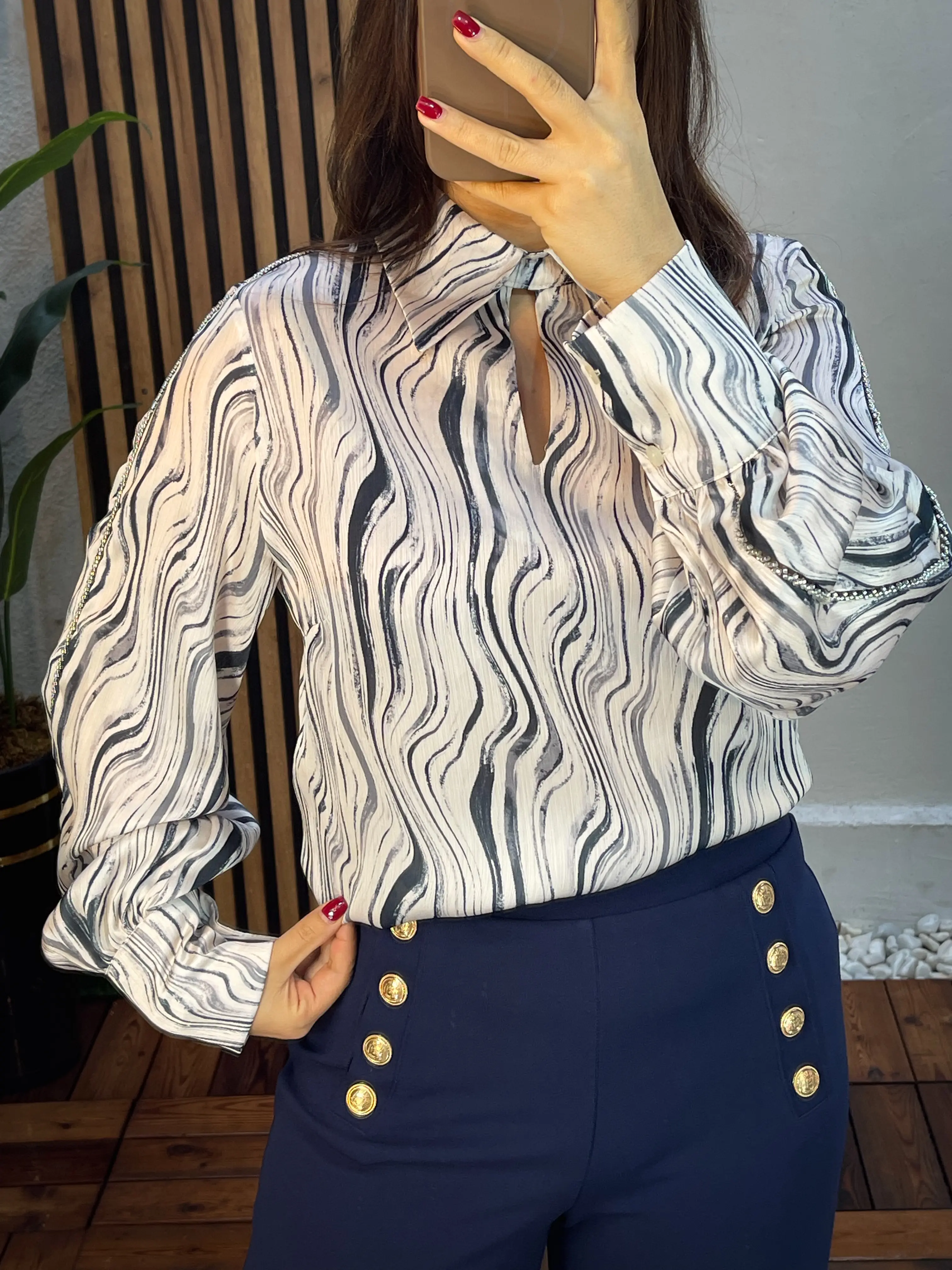 شومیز ساتن سیلک یفه خرگوشی آستین ملیله دوزی